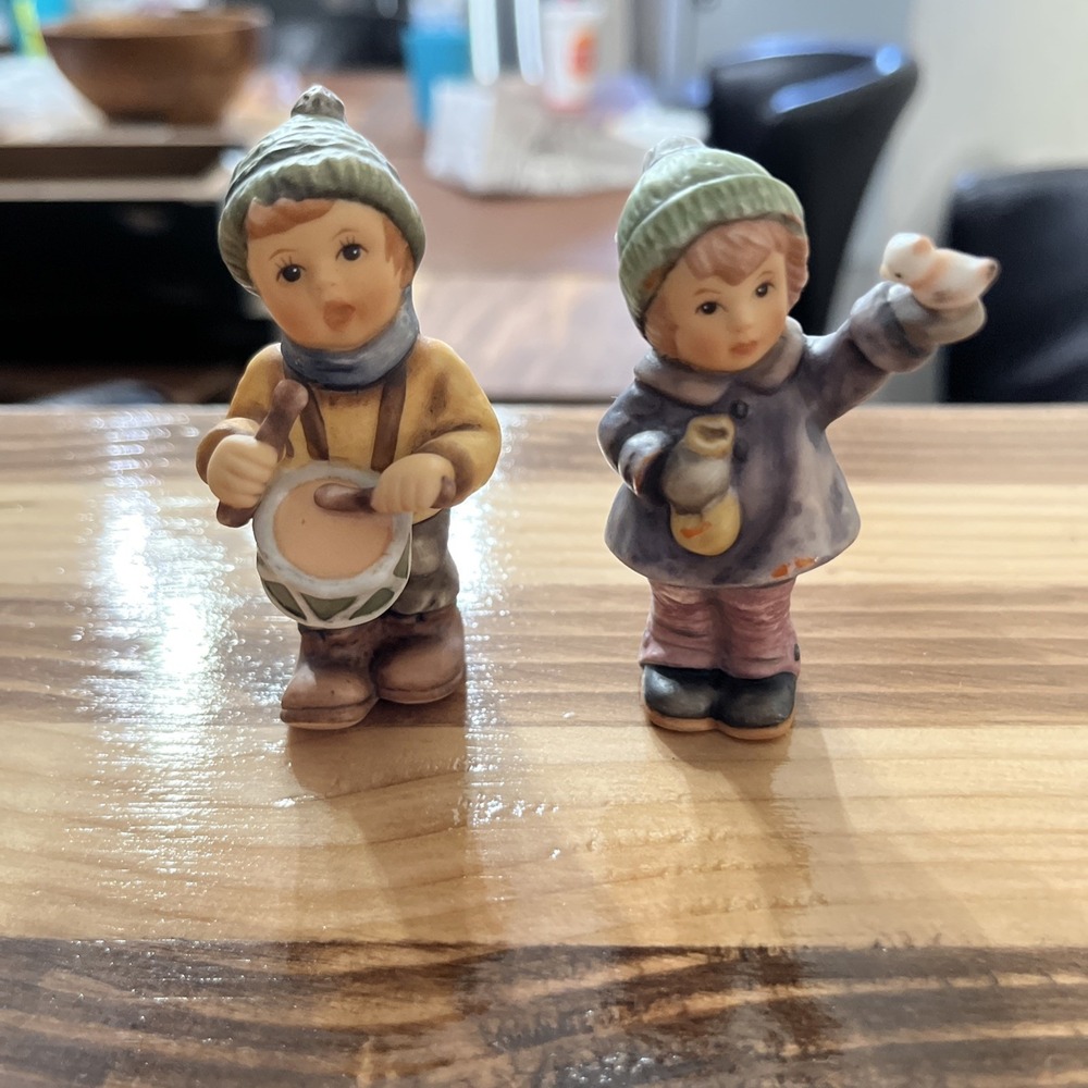 Berta Hummel Goebel‎ Set of 2 Figurines  Pre Loved